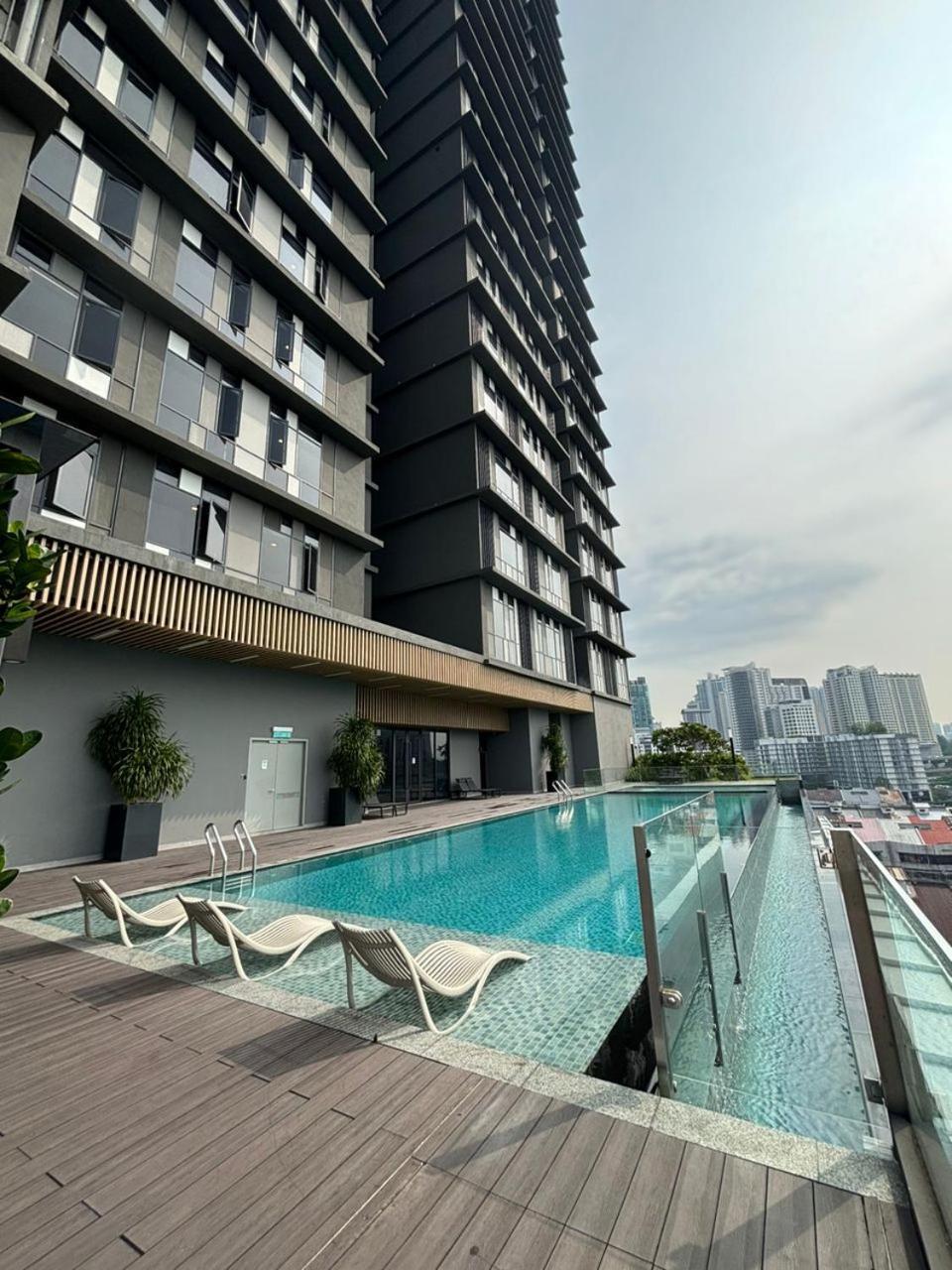 Aparthotel Societe By Bamboo Hospitality Kuala Lumpur Esterno foto