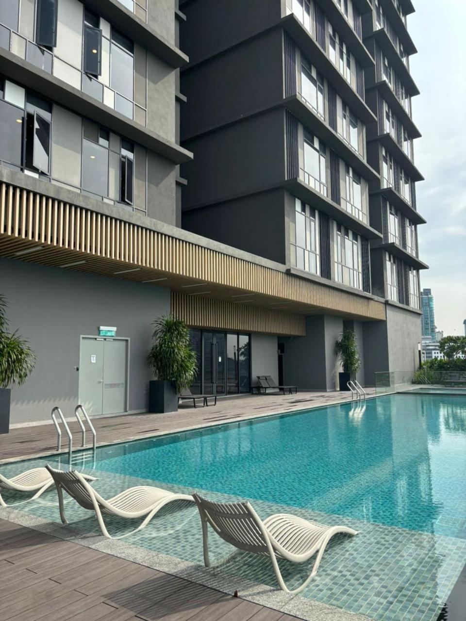 Aparthotel Societe By Bamboo Hospitality Kuala Lumpur Esterno foto